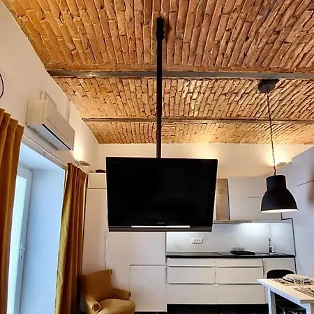 Ars Longa Apartment *