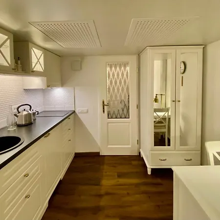 Ars Longa Apartma *