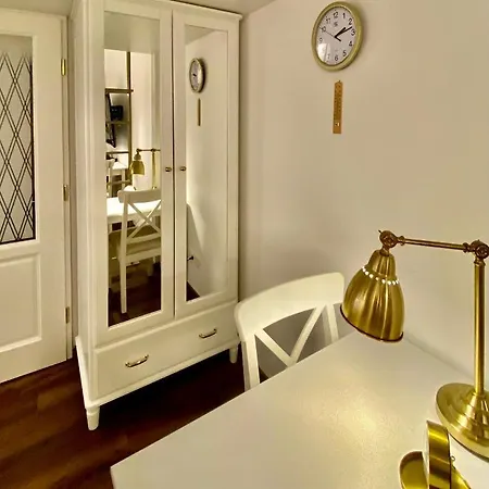 Ars Longa Apartment