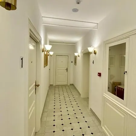 Ars Longa Apartment *